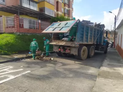 Aseo Pereira realizó limpieza y jornada de inservibles alrededor de la quebrada La Dulcera