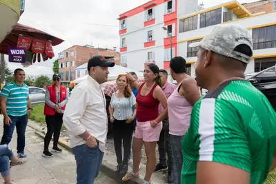 Alcalde Carlos Maya entregó obra de calles para mi barrio a los habitantes del barrio Samaria