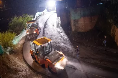 Trabajos nocturnos para la pavimentación de la conexión vial La Romelia – El pollo hacia Combia