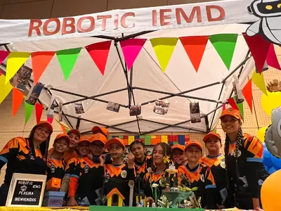 Estudiantes del colegio María Dolorosa participaron en final nacional de robótica